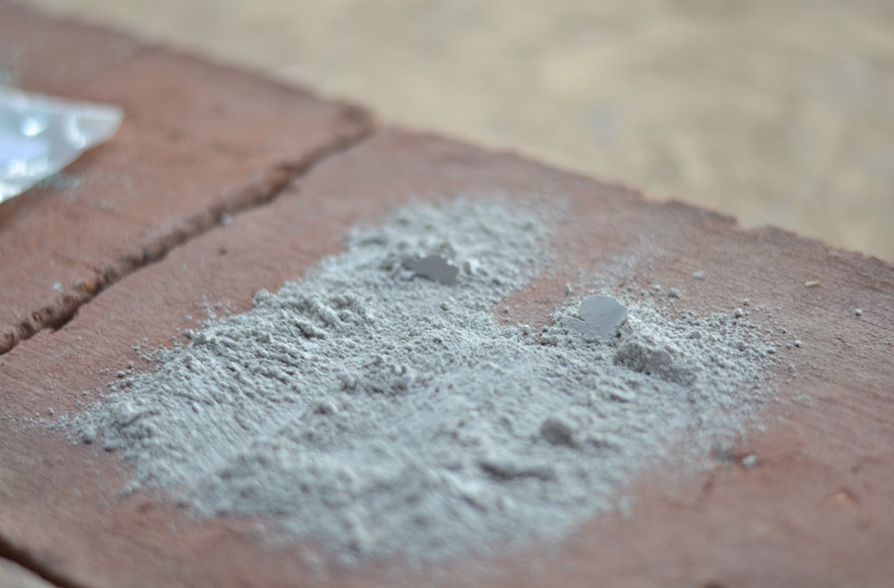 Bild 1 von Lehmfarbe Pfeifenrauch 2.0 samtrau (Hellgrau)  / (Menge) 0,5 kg
